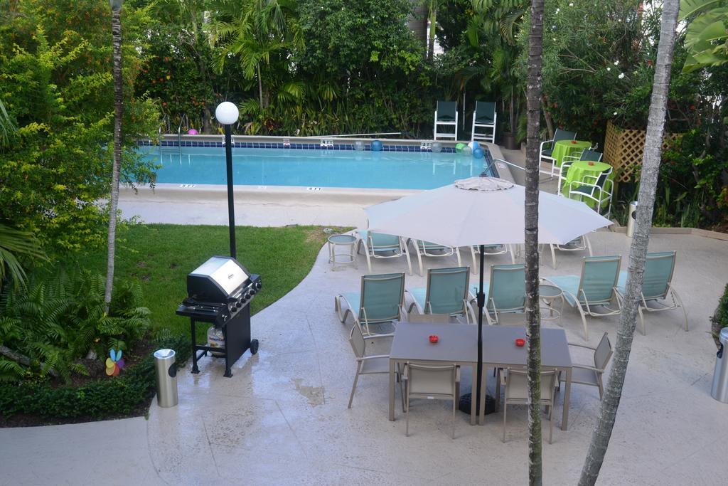 Grand Palm Plaza Hotel Fort Lauderdale Bagian luar foto